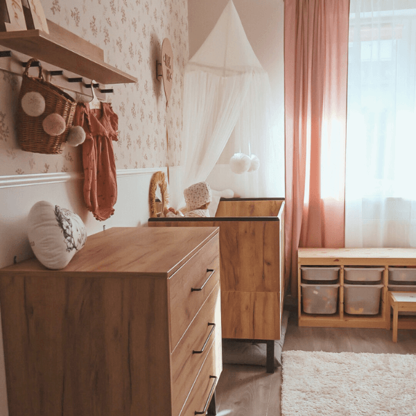 meble_niemowlece_kolor_drewna.png