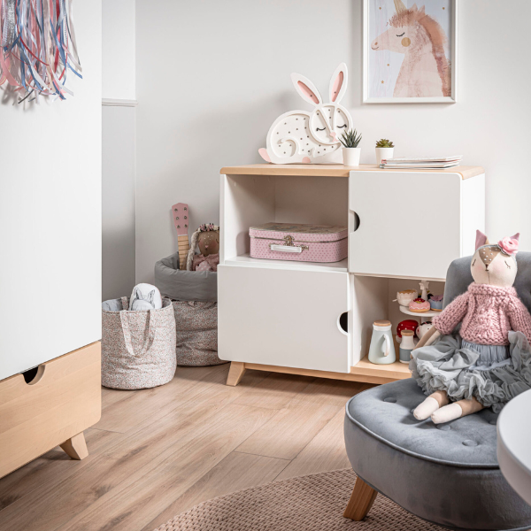 komoda-z-drzwiami-do-pokoju-dziecka-minimondo.png