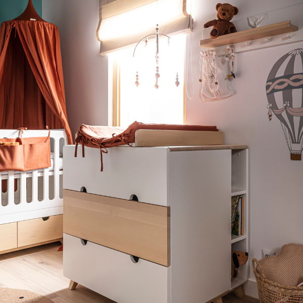 komoda-do-pokoju-dziecka-z-przewijakiem.png