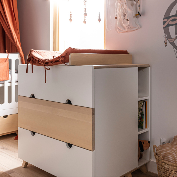 komoda-z-orzewijakiem-do-pokoju-niemowlaka.png
