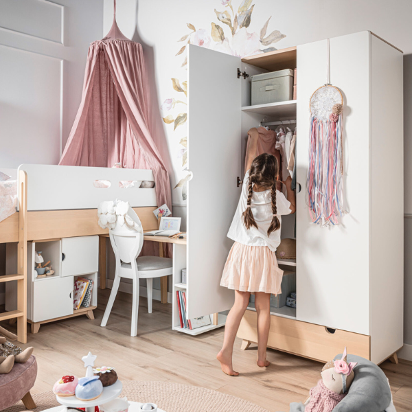 pojemna-szafa-do-pokoju-dziecka.png