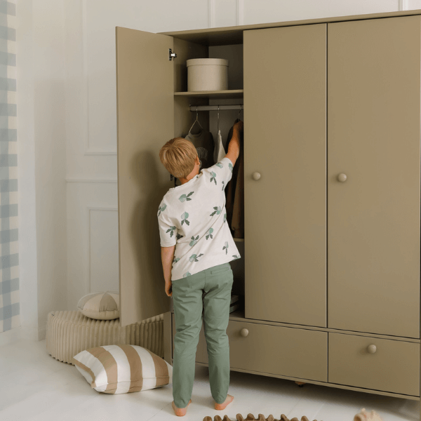 oliwkowa-szafa-do-pokoju-dziecka.png