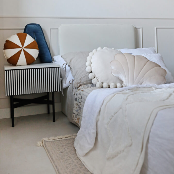 lozko-skrzynia-tapicerowana-rude -dla-nastolatki.png