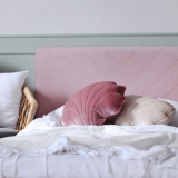 rozowe-lozko-tapicerowane-ze-skrzynia (4).png