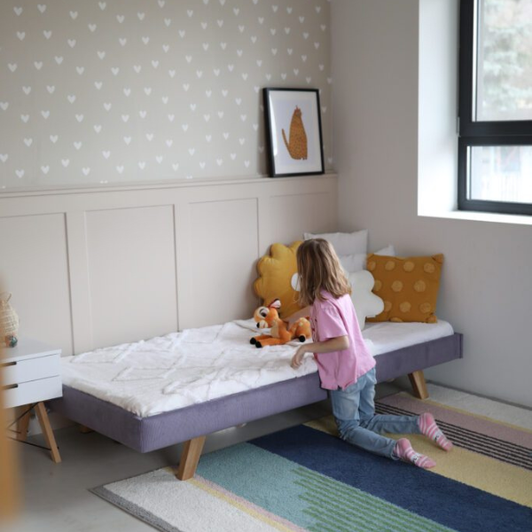 minimalistycze-lozko-sofa-tapicerowane-dla-dziecka.png