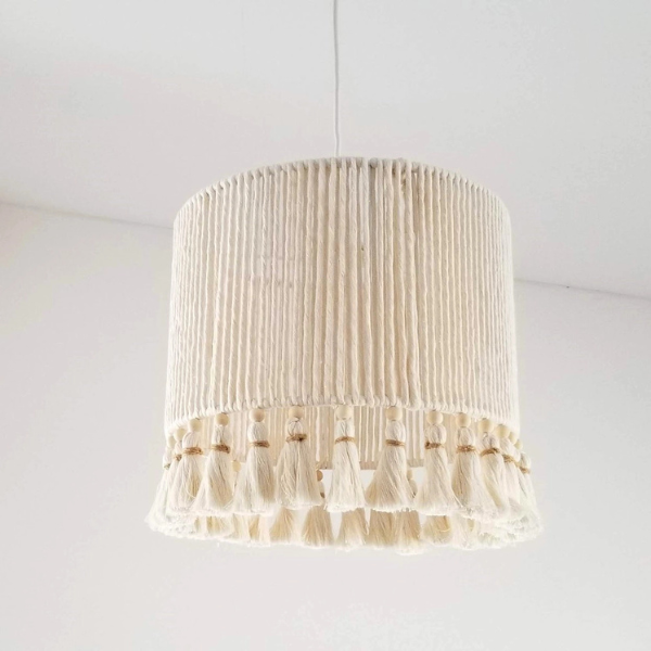 lampa-klosz-sufitowy-boho-bezowa.png
