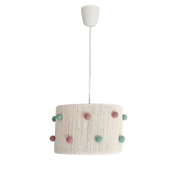 lampa-sufitowa-z-pomponami-kolorowymi-dziecieca.png