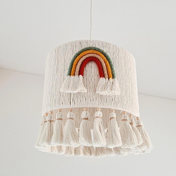 lampa-sufitowa-dziecieca-z-chwostami-i-tecza.png