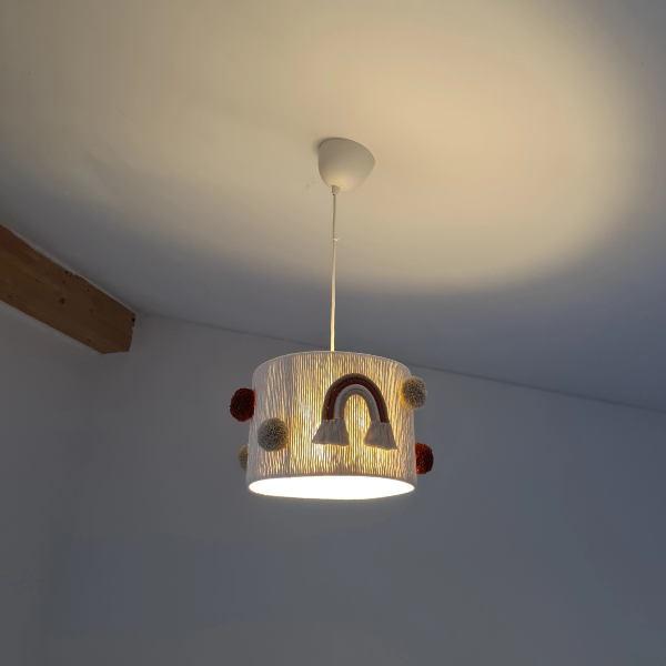 lampa-dziecieca-z-tecza-beze.png