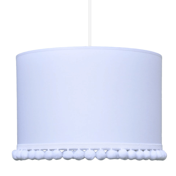 lampa_biala_z_pomponami.png