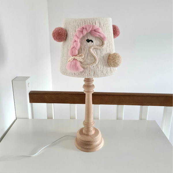 lampa-stojaca-do-pokoju-dziecka-z-konikiem.png
