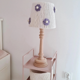 lampka-nocna-boho-fioletowe-stokrotki.png