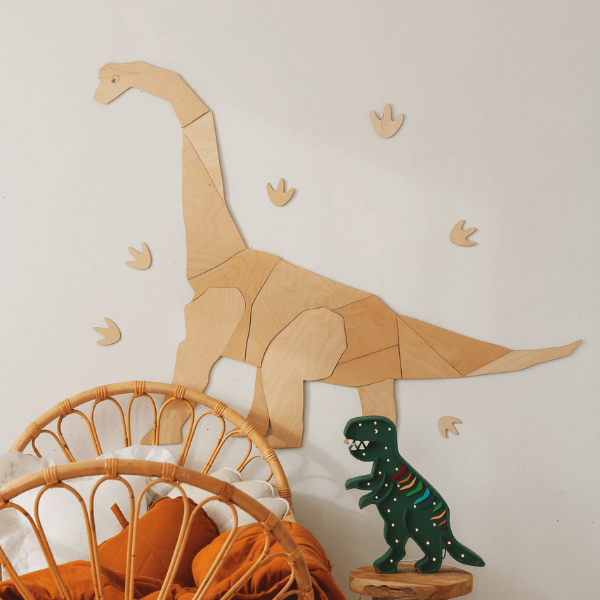 lampka_trex_drewno_pokoj_dziewczynki_led.png