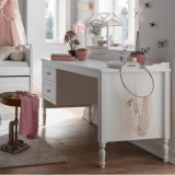 Biurko glamour dla dziewczynki 7 lat w różowej aranżacji