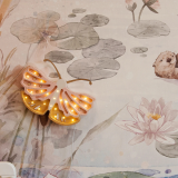 tapeta-swan-lake-pastel-do-pokoju-dziewczynki.png