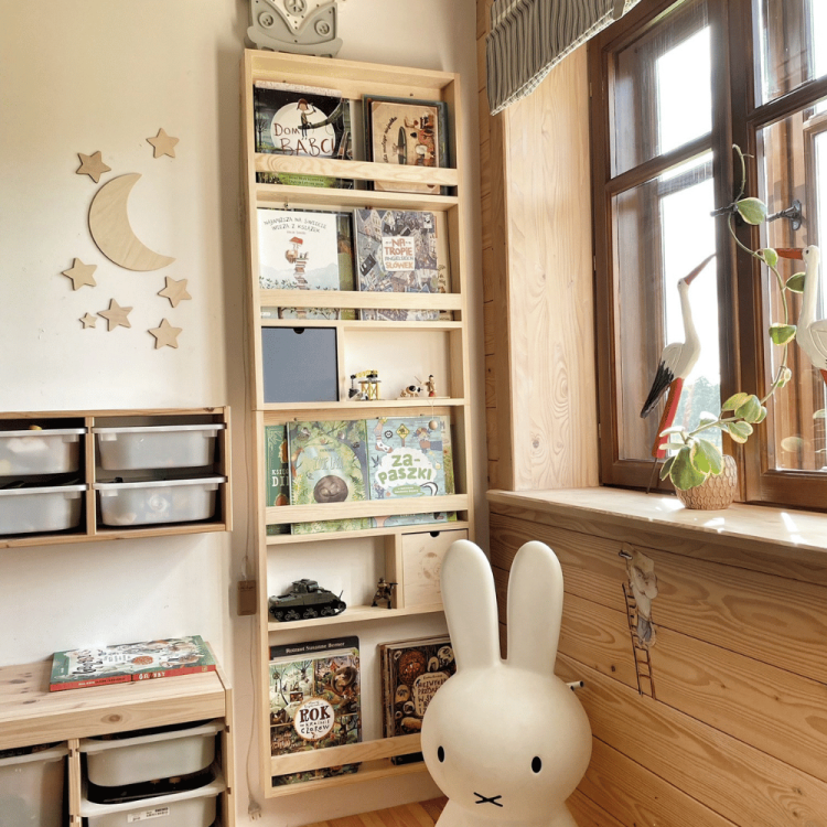 bibilioteczka_wysoka_na_ksiazki_do_pokoju_dziecka.png