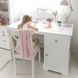 biale_biurko_z_szafka_i_szuflada.webp