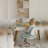 bezowe-biurko-lotta.webp