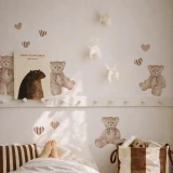 naklejki-misie-serca-w-paski-do-pokoju-chlopca.webp