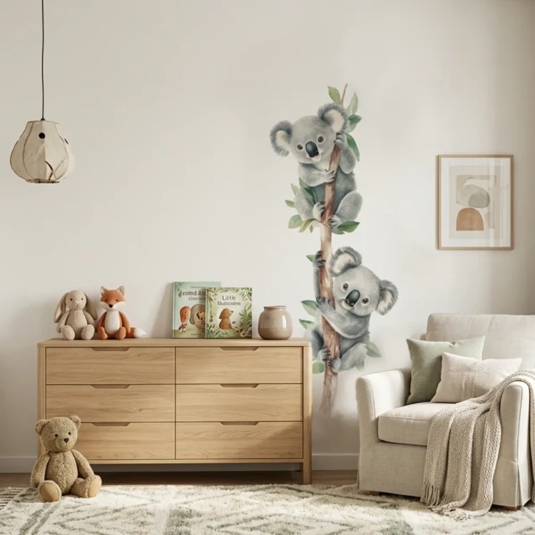naklejka-na-sciane-mis-koala-do-pokoju-chlopca.webp