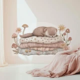 naklejka-na-sciane-naptime-lasiczka-dla-dziewczynki.webp