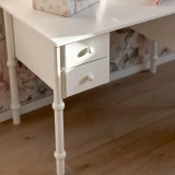 biale_biurko_do_pokoju_dziewczynki.webp