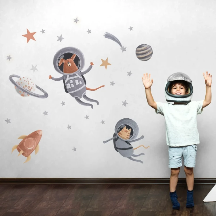 naklejka-nascienna-astro-pies-i-kot-dziecieca.webp