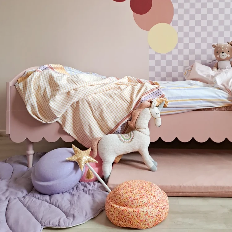 rozowe_lozko_dla_dziewczynki_200x90.webp