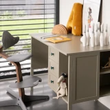 pojemne_biurko_dzieciece.webp