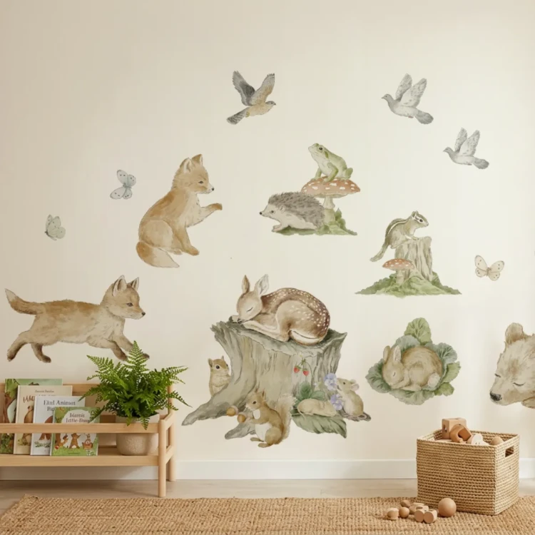 naklejka-nascienna-woodland-story-urocze-lesne-zwierzatka.webp