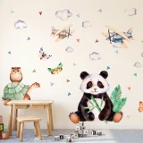 naklejka-nascienna-tropiki-panda-dziecieca.webp