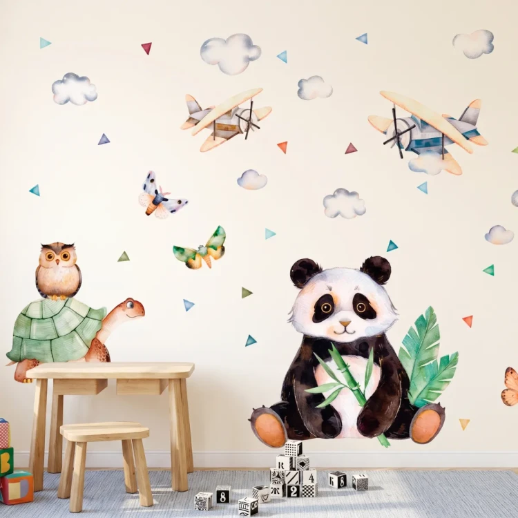 naklejka-nascienna-tropiki-panda-dziecieca.webp