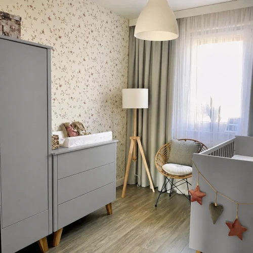 szare_meble_dzieciece_zara.webp