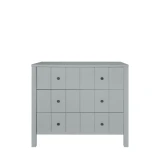 szara-komoda-z-czarnymi-uchwytami.webp