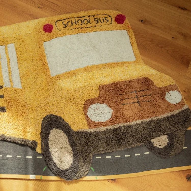 dywan-autobus-dla-chlopca.webp