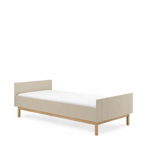 Łóżko Miloo 90×200 cm z ryflowanymi bokami w kolorze naturalnego drewna