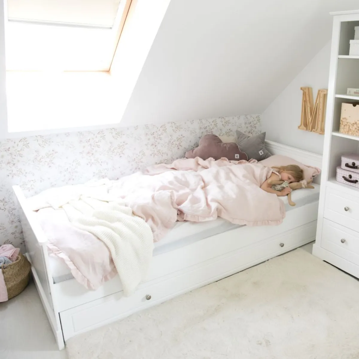 detal łóżka dziecięcego Bellamy Marylou 90x200 śnieżna biel