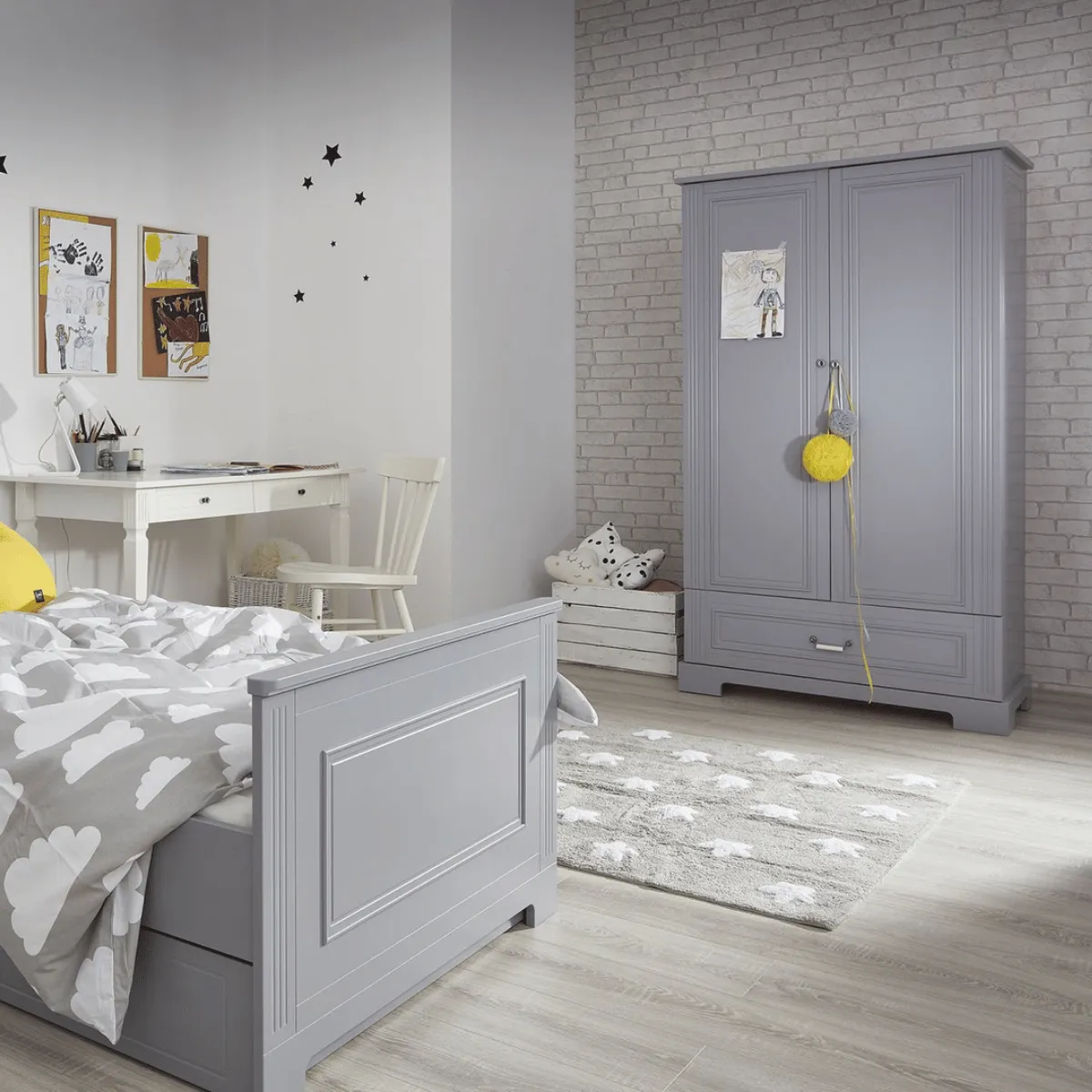 Szara szafa dziecięca Bellamy Ines Grey w pokoju dziecka