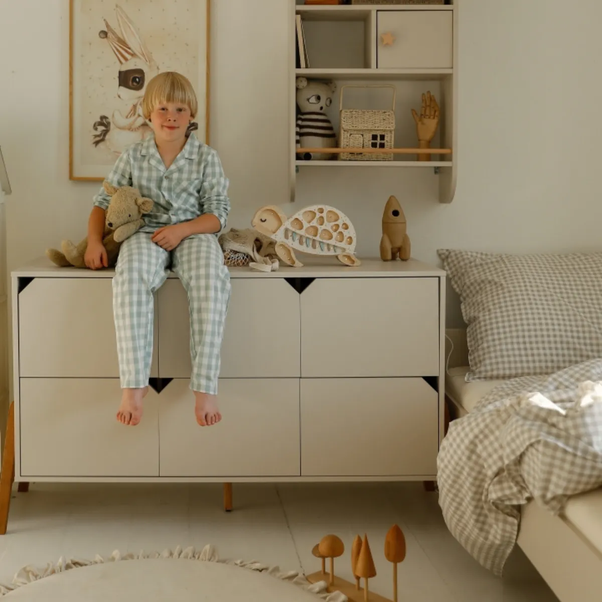 Komoda dziecięca Bellamy Lotta latte 6 szuflad z opcją przewijaka do pokoju dziecka