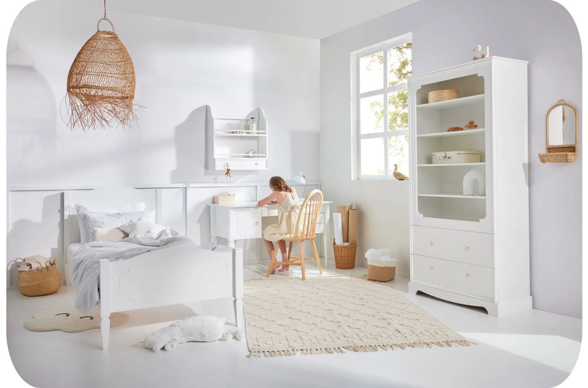 Meble dziecięce Bellamy Royal latte – aranżacja pokoju dziecka z biurkiem