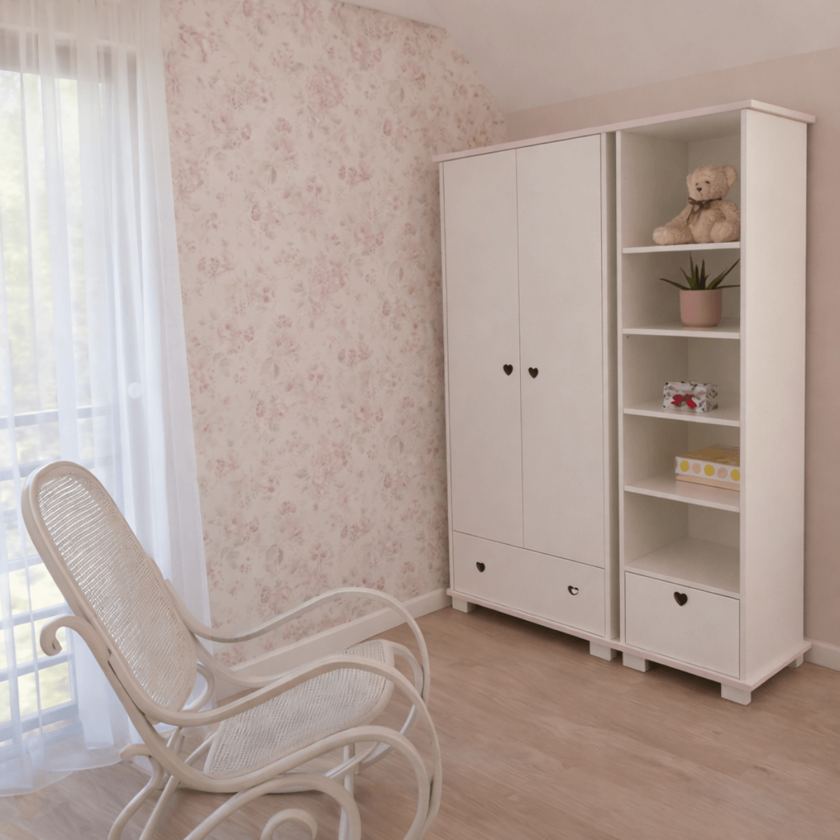 Regał dla dziewczynki HEART w pokoju dziecka aranżacja