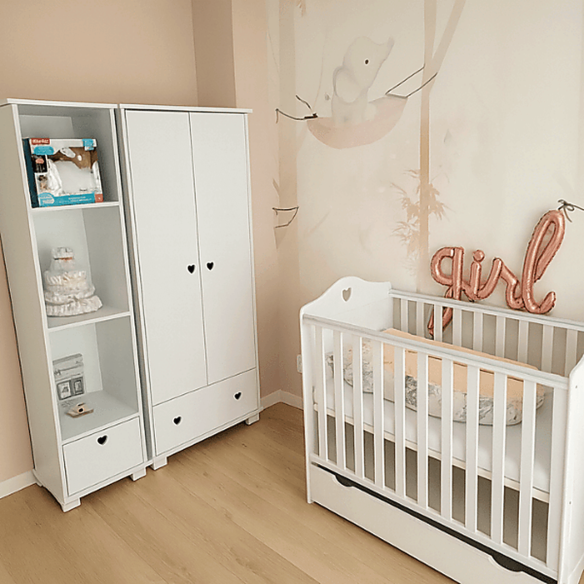 Łóżeczko HEART w pokoju niemowlaka