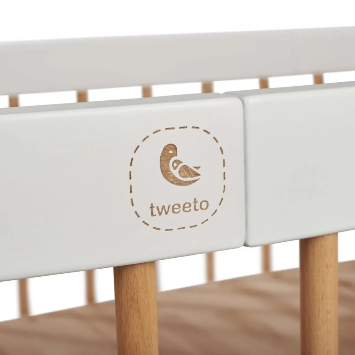Łóżeczko niemowlęce Tweeto Simple biało-bukowe