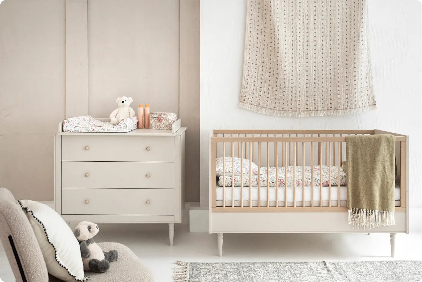 Meble Pinio Petite w aranżacji pokoju niemowlęcia