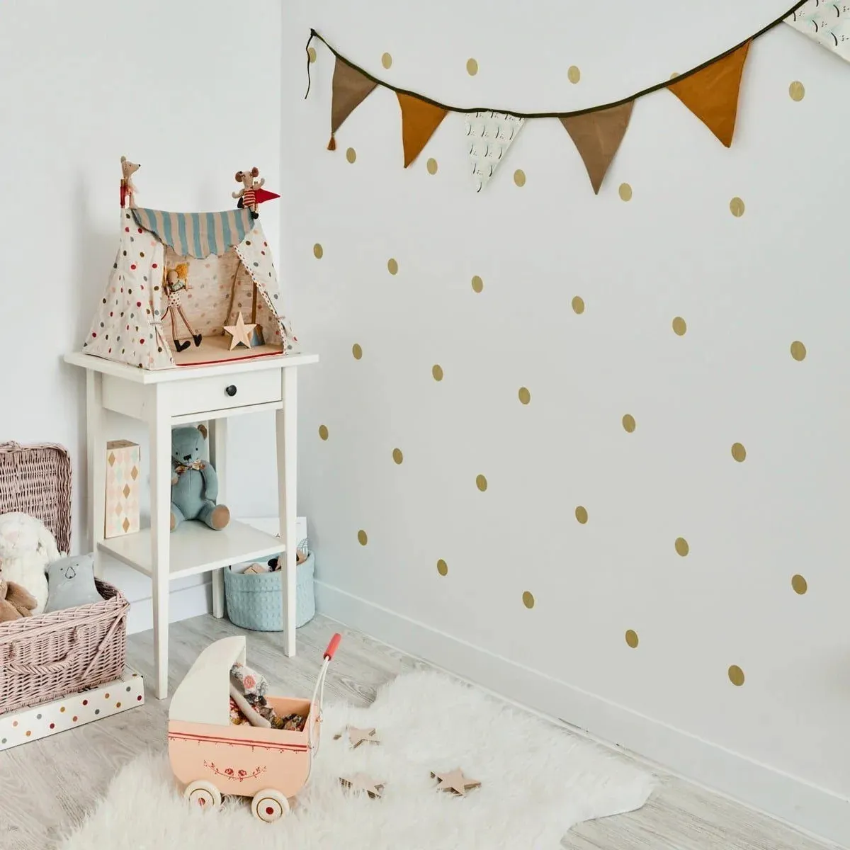 naklejki ścienne Miniset Dots Gold złote kropki do pokoju dziecka i nastolatki