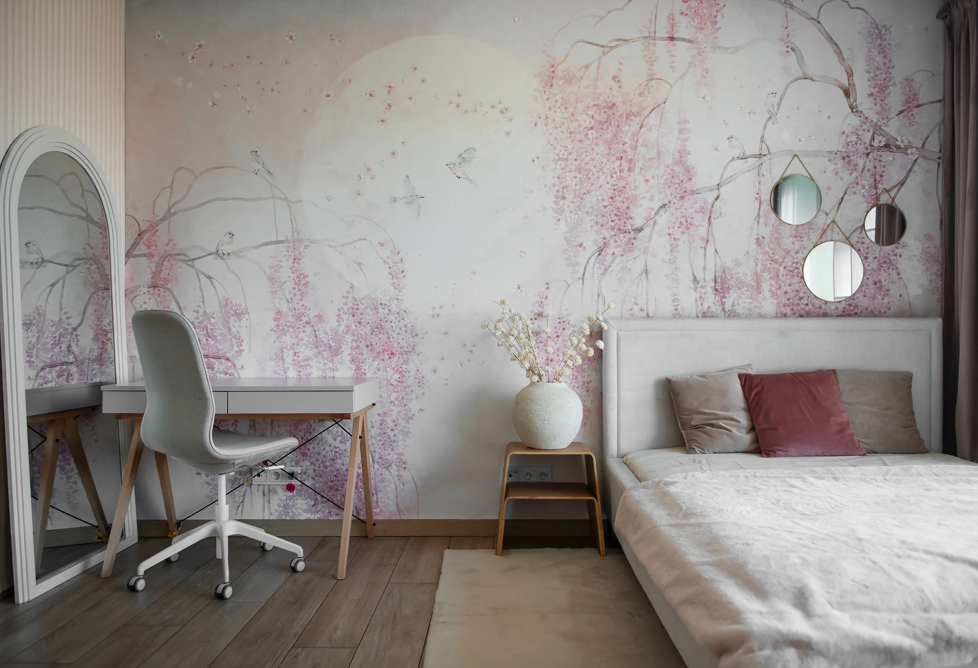 różowa tapeta w kwiaty Birdsong Pink do pokoju dziewczynki