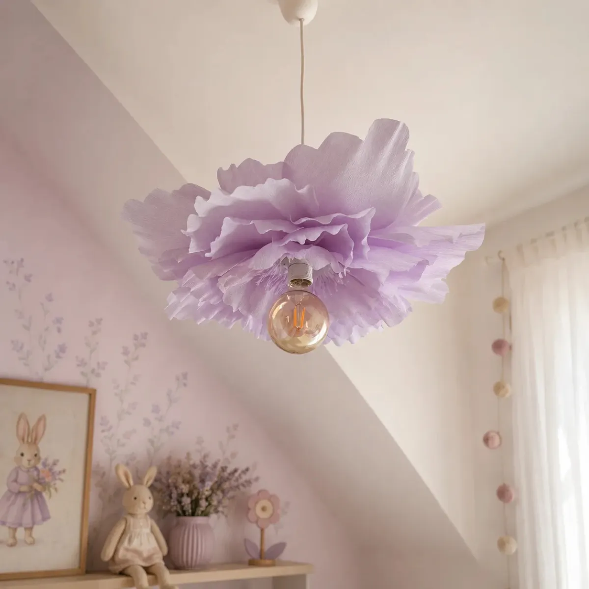 Fioletowa lampa wisząca Kwiat w pokoju dziewczynki