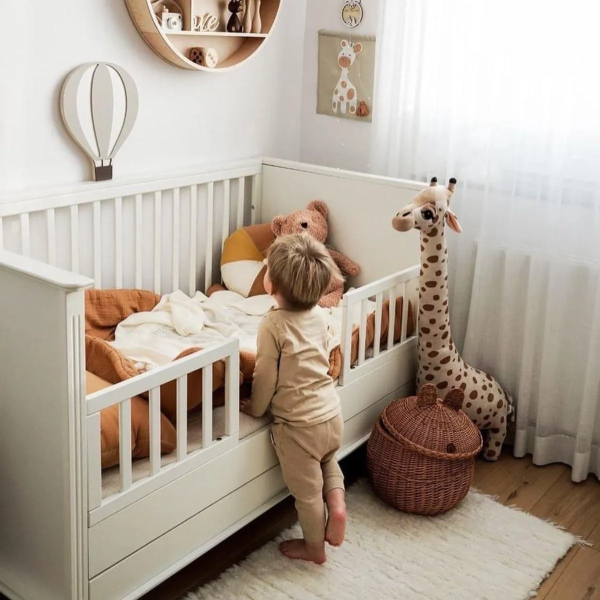 Łóżeczko niemowlęce Bianka Novelies 70x140 rosnące z dzieckiem