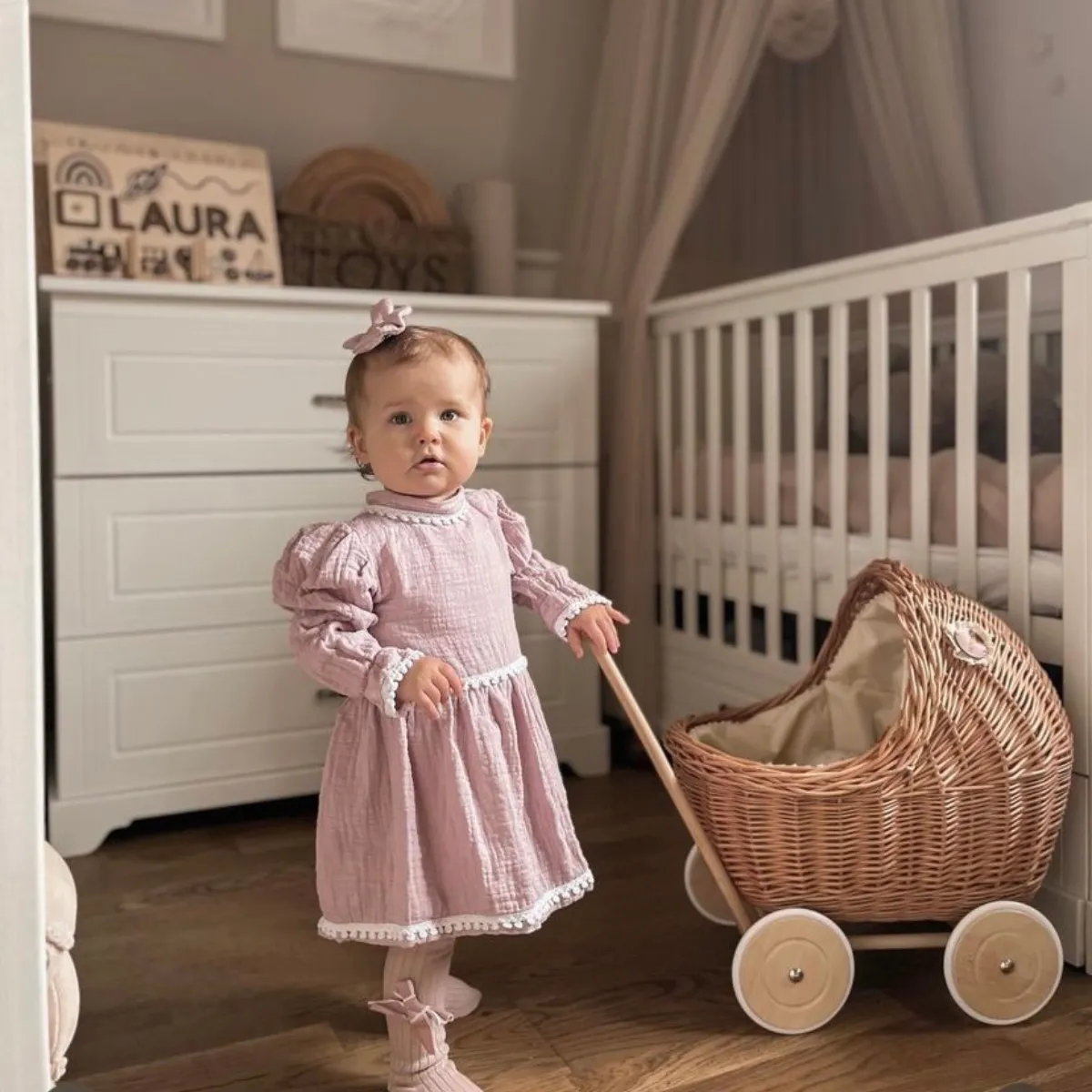 Białe meble dziecięce Melody Novelies w pokoju dziecka