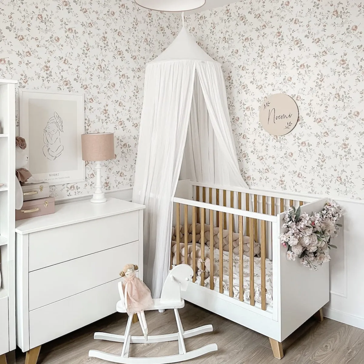 Łóżeczko Zara Novelies białe 70x140 z opcją tapczanika do pokoju dziecka